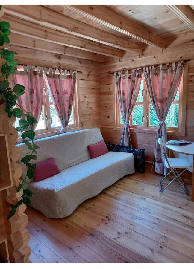 L'oree Des Bois , Detente Et Calme . Chalet Mesigny